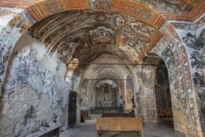 Chapelle chateau du Barroux interieur